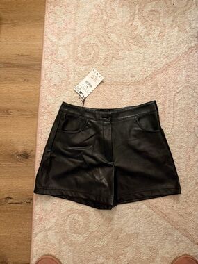 Zara Black High-Waist Faux Leather Shorts size small